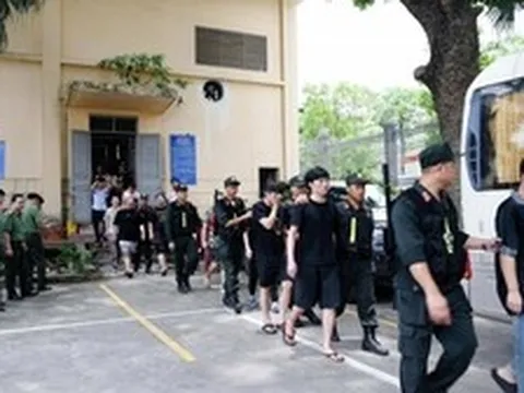 Triệt phá tụ điểm công nghệ cao, thu giữ 73 máy tính, 134 điện thoại, 20 bộ thiết bị phát sóng Wifi, 34 USB và bắt giữ 4 đối tượng