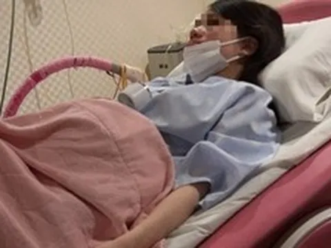 Nữ sinh 17 tuổi ruột "lỗ chỗ" như tổ ong, hàng trăm polyp chen chúc nhau khiến bác sĩ cũng phải hoảng hốt