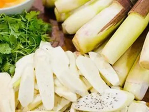 Nhiều người uống nước đá, trà sữa để giải nhiệt nhưng không biết cơ thể đang cần thứ khác: 7 loại rau bán đầy chợ Việt này mới nên ăn