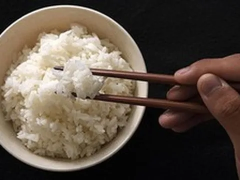 Bác sĩ Nhật khuyên dùng: Chế độ ăn “3 vàng” chống lão hoá, ăn cơm trắng với thứ này giảm lượng đường trong máu sau ăn tới 24%