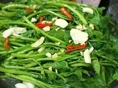 4 loại rau "vàng" cho mùa hè: Thanh nhiệt, hỗ trợ tiêu hóa, nhiều người còn thích hơn hẹ và rau bina