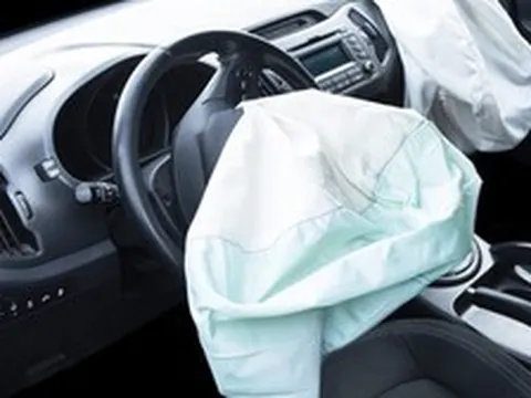 Triệu hồi hơn 137.000 xe Toyota, Honda, Ford, Mitsubishi, Mercedes-Benz tại Việt Nam do lỗi túi khí