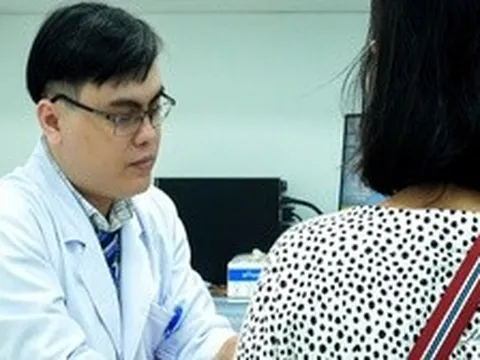 Sống phóng khoáng, người phụ nữ mắc bệnh “khó nói”
