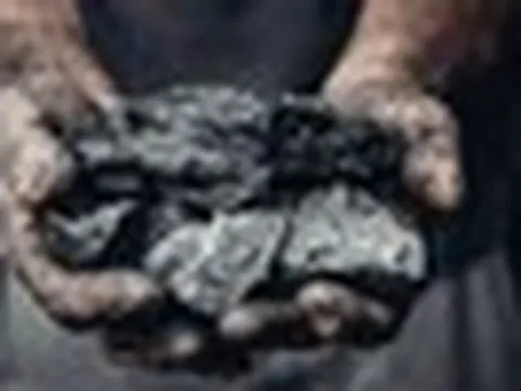 Lại phải ngả mũ trước Trung Quốc: Thứ chất thải này cả thế giới sợ hãi vứt đi,  họ mang về "đắp luôn vào xây nhà"