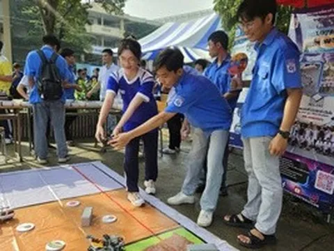 Hơn 12.000 thí sinh xét tuyển trường cao đẳng, 8 điểm/môn mới đậu ngành "hot"