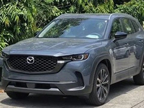 Mazda CX-50 lần đầu lộ diện tại Việt Nam: Bản mâm lớn, có AWD, ADAS, cạnh tranh Forester