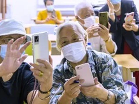 Công an cảnh báo nóng tới người già, trẻ em hay sử dụng điện thoại thông minh