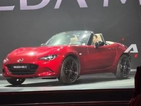 Mazda MX-5 giá 1,339 tỷ đồng, có cả mui mềm và mui cứng cho ‘dân chơi’ Việt