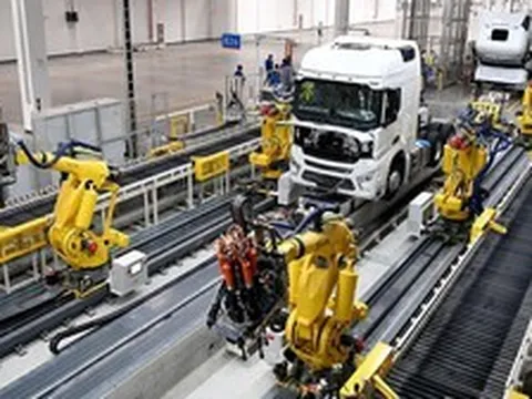 Lộ hiện xe Trung Quốc cao 1,2 mét, nặng chục tấn lặng lẽ di chuyển không người lái, né ‘ngon ơ’ chướng ngại vật, thực hiện nhiệm vụ quan trọng