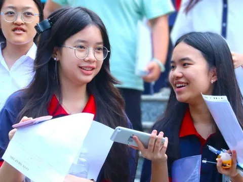 Hà Nội công bố 16 thủ khoa lớp 10 chuyên: Lộ diện những gương mặt xuất sắc nhất kỳ thi năm nay