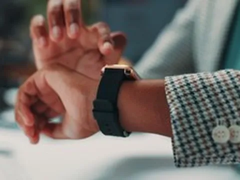 Phát minh của Trung Quốc làm rung chuyển ngành năng lượng toàn cầu: Tạo ra loại pin siêu nhỏ làm từ gốm, sạc được nhiều lần, hoạt động tốt ở 150 độ C, chịu được nhiệt lên tới 300 độ C
