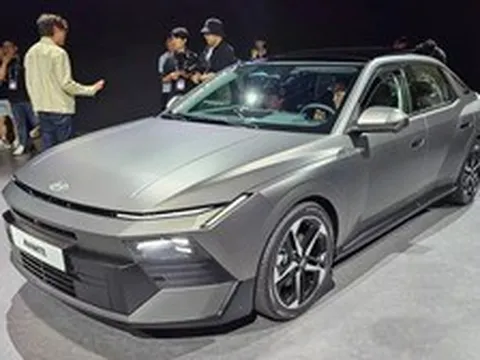 Tin xe 27/6: Hyundai Elantra thế hệ mới lột xác, Vietnam Airlines tăng đội bay