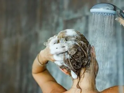 Gội đầu thế nào mới là đúng? Đơn giản nhưng hầu hết mọi người đều sai