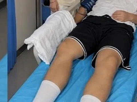 Nam sinh 15 tuổi đột ngột bất tỉnh rồi tử vong, bác sĩ cấp cứu gửi cảnh báo: Ăn ngủ thế này trẻ mấy cũng gục!