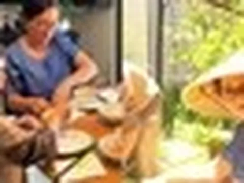 2 nữ nghệ sĩ Việt chuyên làm từ thiện đi Mỹ, ở biệt thự vài chục tỷ