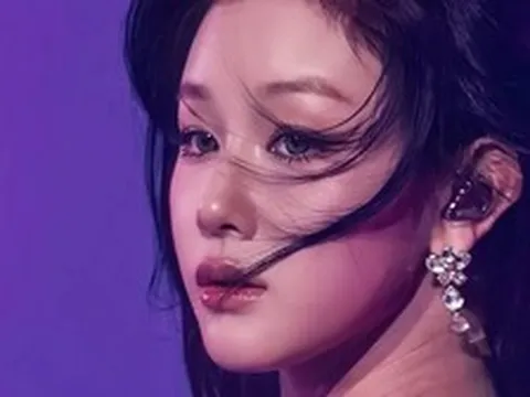 Nhan sắc đẹp như tranh vẽ của tiểu thư showbiz, camera cận mặt cũng phải "đầu hàng"