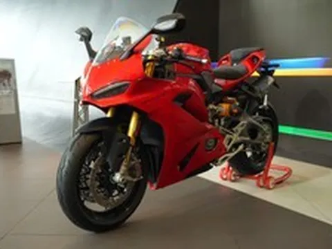 Ducati Panigale V2 S mang động cơ nhẹ nhất lịch sử hãng về Việt Nam