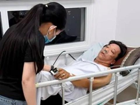 Nam nghệ sĩ Việt bị đột quỵ chuyển biến xấu, suy hô hấp