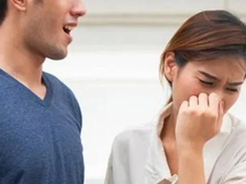 Tại sao một số người đổ mồ hôi mà không có mùi trong khi những người khác lại có mùi khó chịu?
