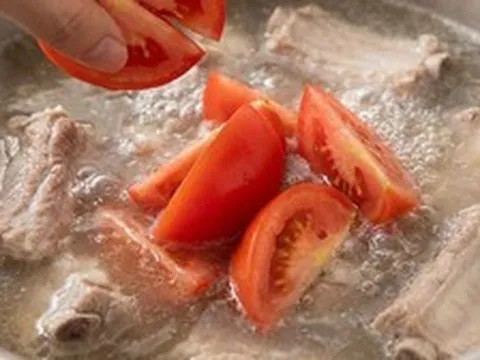 3 thói quen nấu canh sườn cần bỏ ngay
