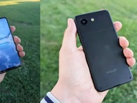 Điện thoại này tên là "Đủ": Nhỏ gọn như iPhone mini, pin tháo rời, có thẻ nhớ, đang cần 20.000 người góp vốn