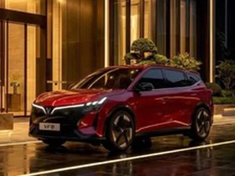 Tin xe 5/9: VinFast VF 8 Premium lộ diện, Geely Monjaro chạy điện 130 km