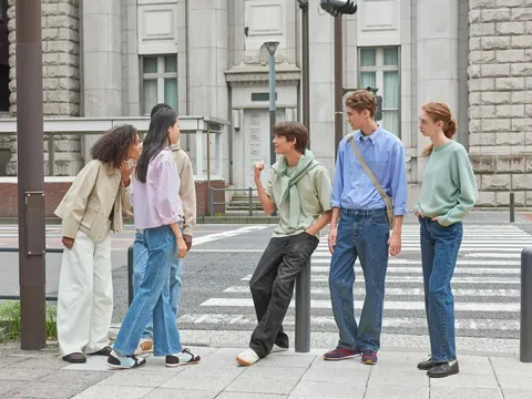 UNIQLO Xuân/Hè 2026 – Nghệ thuật phối đồ trong các mảnh ghép đối lập