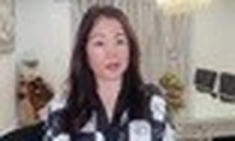 Nữ nghệ sĩ làm mẹ đơn thân ở Mỹ: "Tôi không phải sơ tán đi đâu hết"