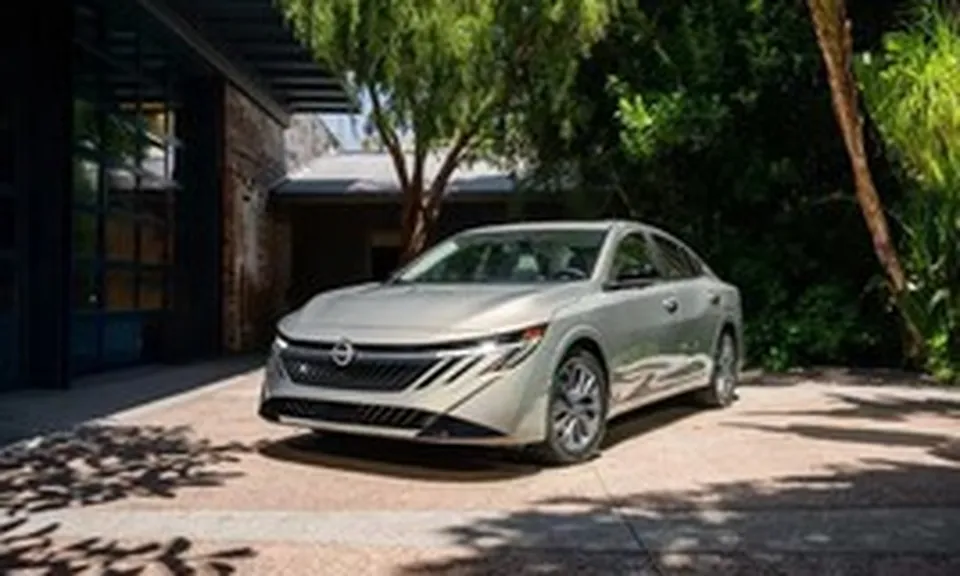 Tin xe 21/8: Nissan Sentra 2027 nâng cấp, MG4 Urban lộ diện